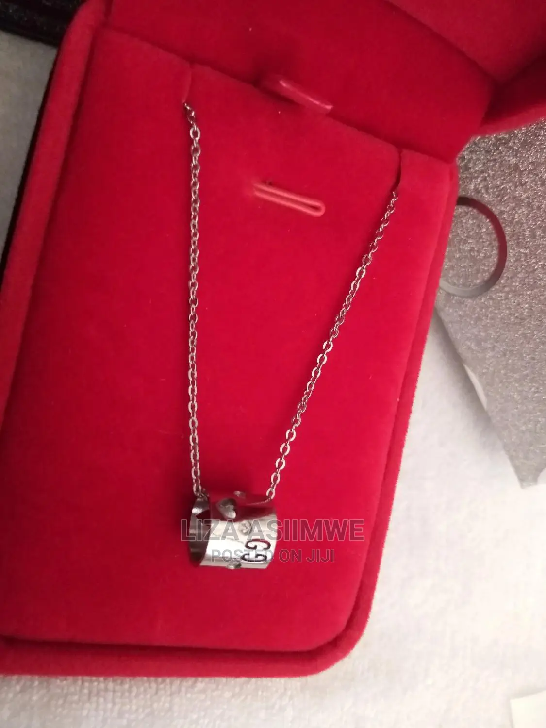 Simple and Unique Necklaces Available With the Gift Box
