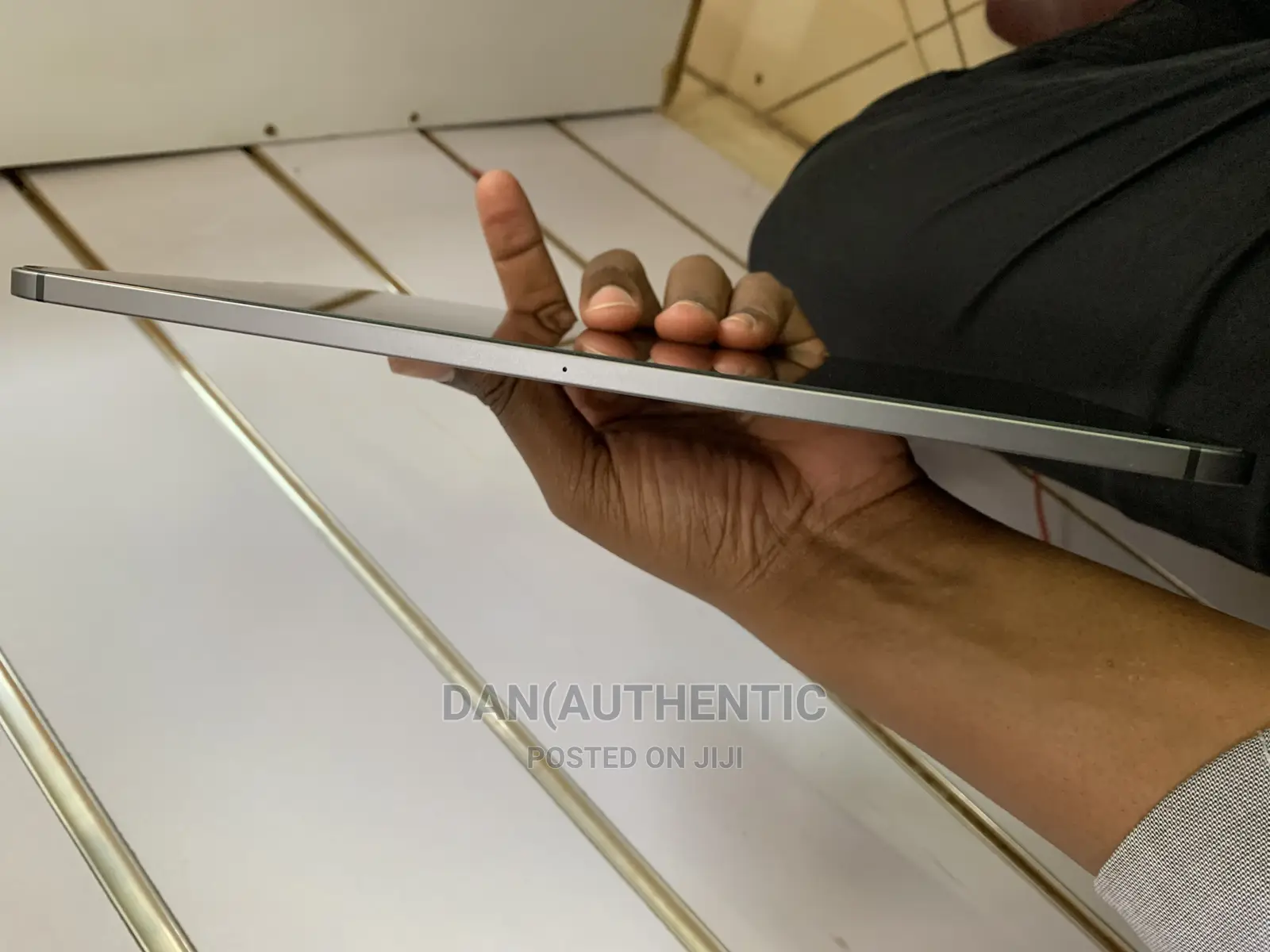 Apple iPad Pro 11 (2018) 64 GB Gray