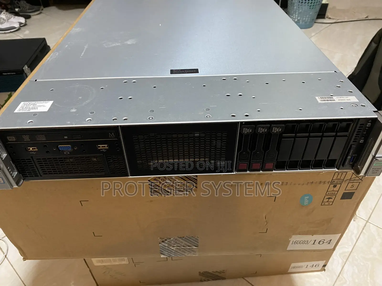 Server HP ProLiant DL 32GB Intel Xeon HDD 1T