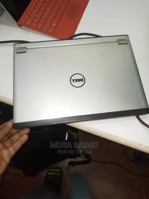 Laptop Dell Latitude 3330 4GB Intel Celeron HDD 320GB