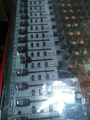 Behringer 32channel Mixer