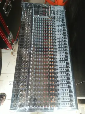 Behringer 32channel Mixer