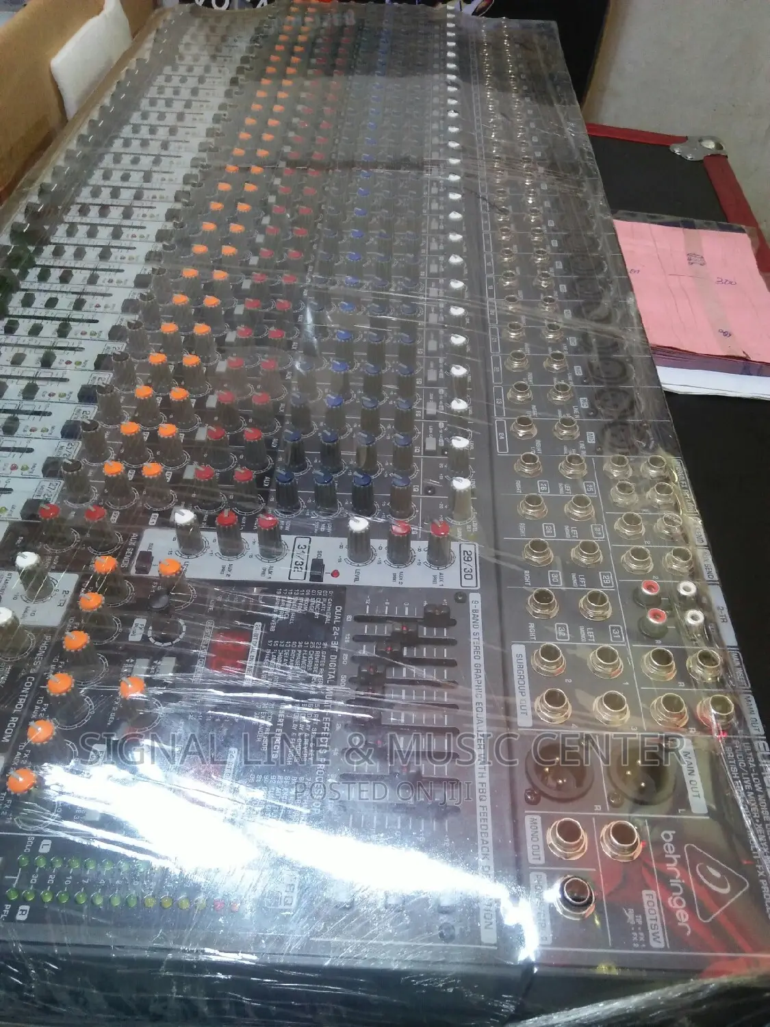 Behringer 32channel Mixer