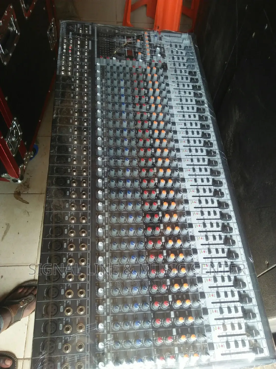 Behringer 32channel Mixer