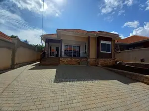 Furnished 4bdrm House in Kira for Sale