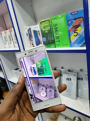 Sony Xperia X Compact SO-02J 32 GB White