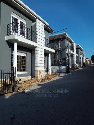 Furnished 4bdrm Villa in Kira for Sale