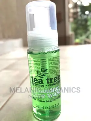 Tea Tree Clearing Foaming Cleanser