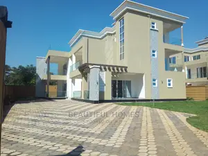 Furnished 6bdrm Mansion in Munyonyo, Makindye for Sale