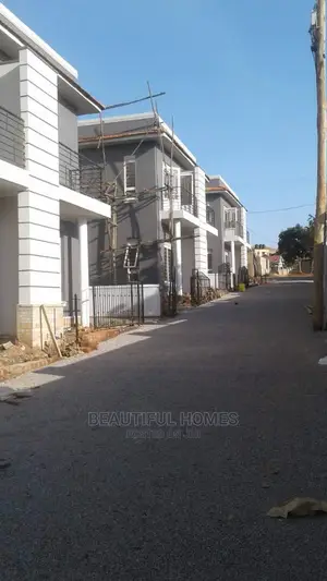 Furnished 4bdrm Villa in Tarmack Estate, Kira for Sale