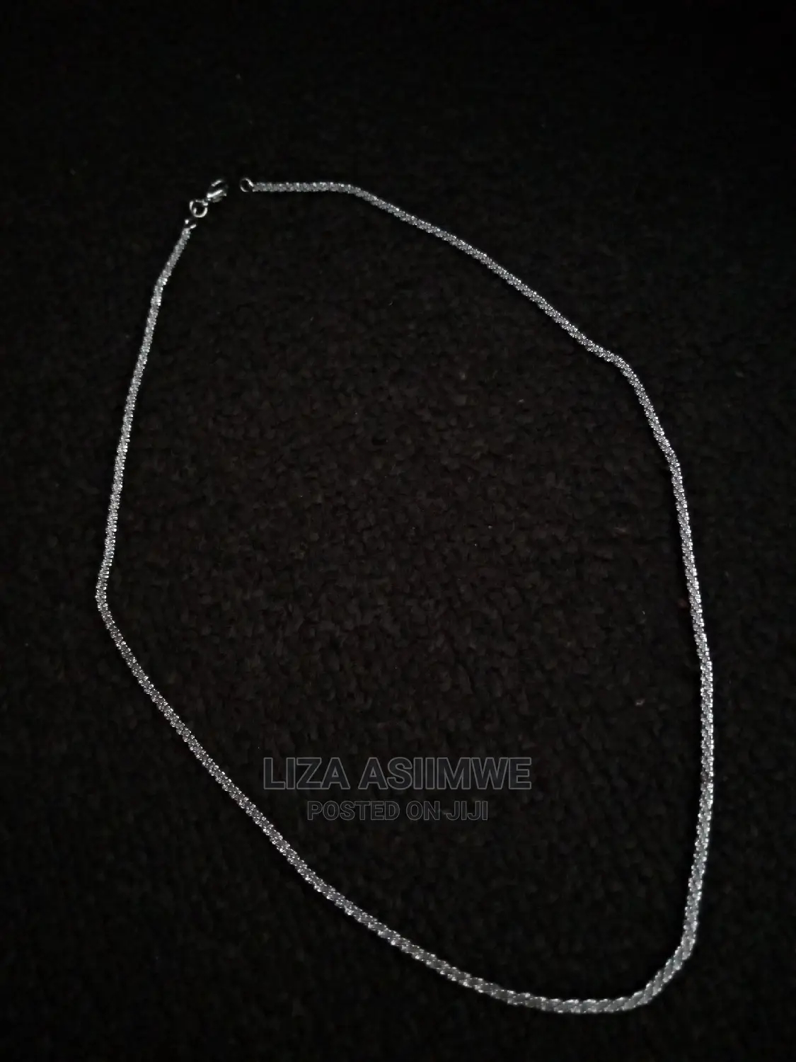 Simple Necklaces Available for Both Unisex