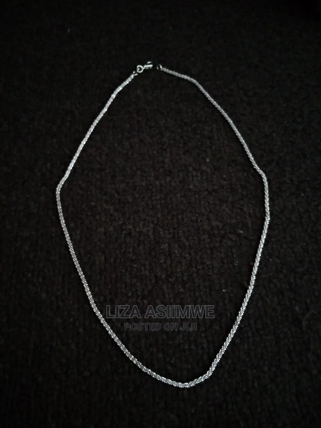 Simple Necklaces Available for Both Unisex