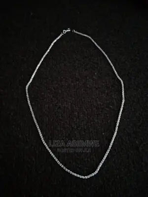Simple Necklaces Available for Both Unisex