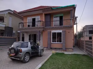 Furnished 4bdrm House in Corporate, Kira for Sale
