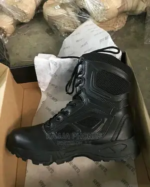 Delta Boots Black
