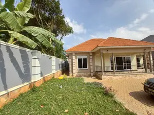 Furnished 4bdrm House in Kira Posh for Sale