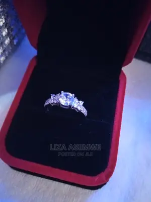 Silver Engagement Rings Available With the Ring Box
