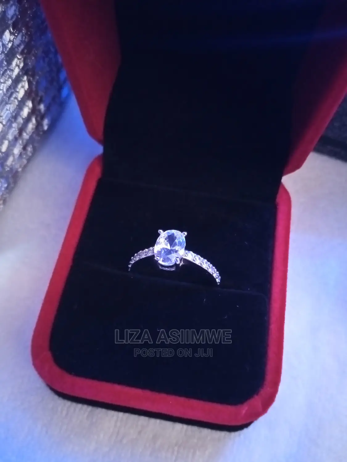 Silver Engagement Rings Available With the Ring Box