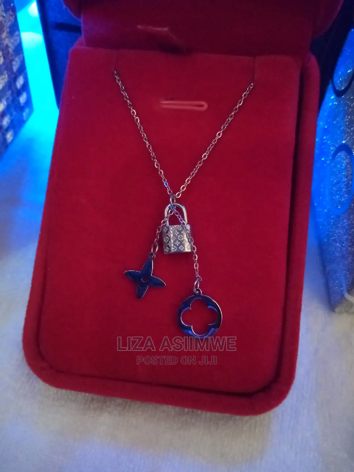 Lady Necklaces Available With the Gift Box It's Self