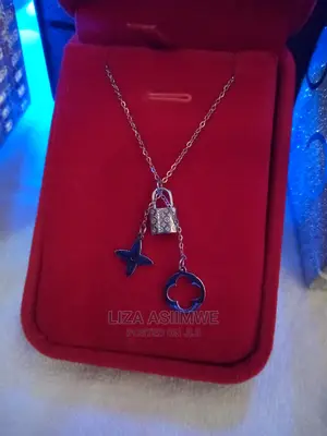 Lady Necklaces Available With the Gift Box It's Self
