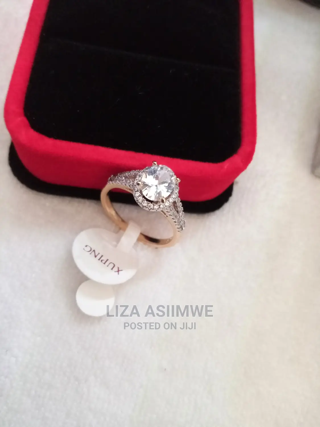 Nice and Authentic Engagement Rings Available With the Box