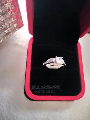 Authentic Engagement Rings Available With the Ring Box