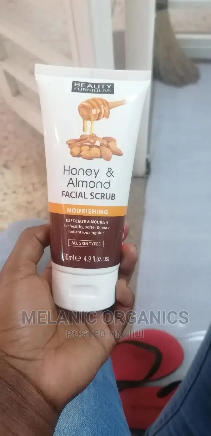 Honey and Almond Facia Scrub