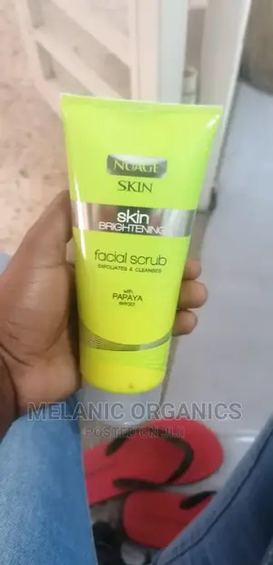 Skin Brightening Facial Scrub With Papaya Extract Nuage