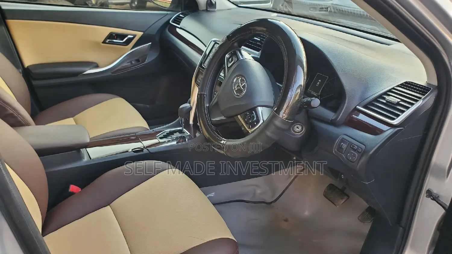 Toyota Premio 2017 Silver