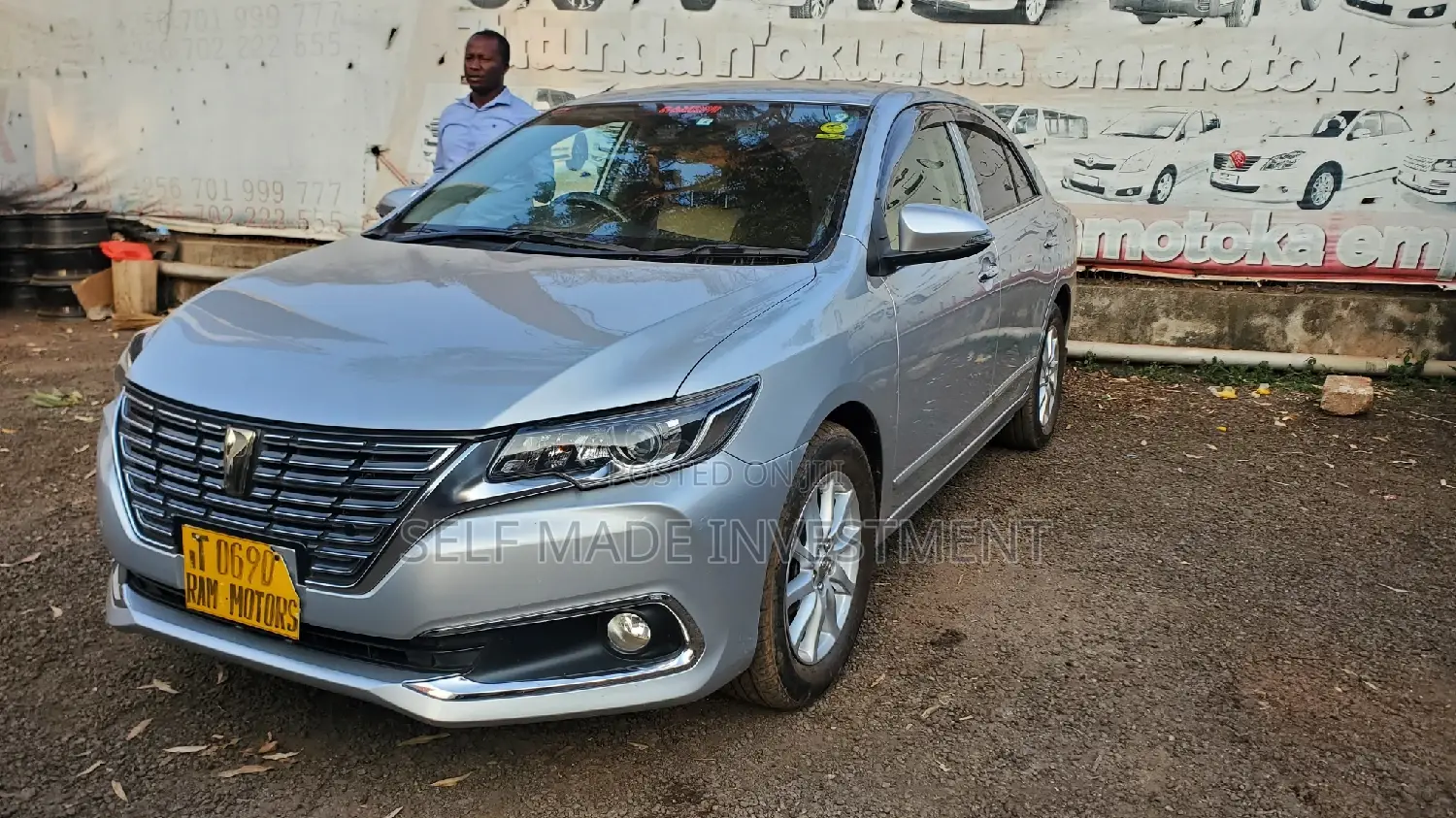 Toyota Premio 2017 Silver