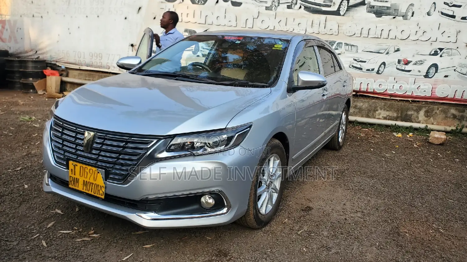 Toyota Premio 2017 Silver