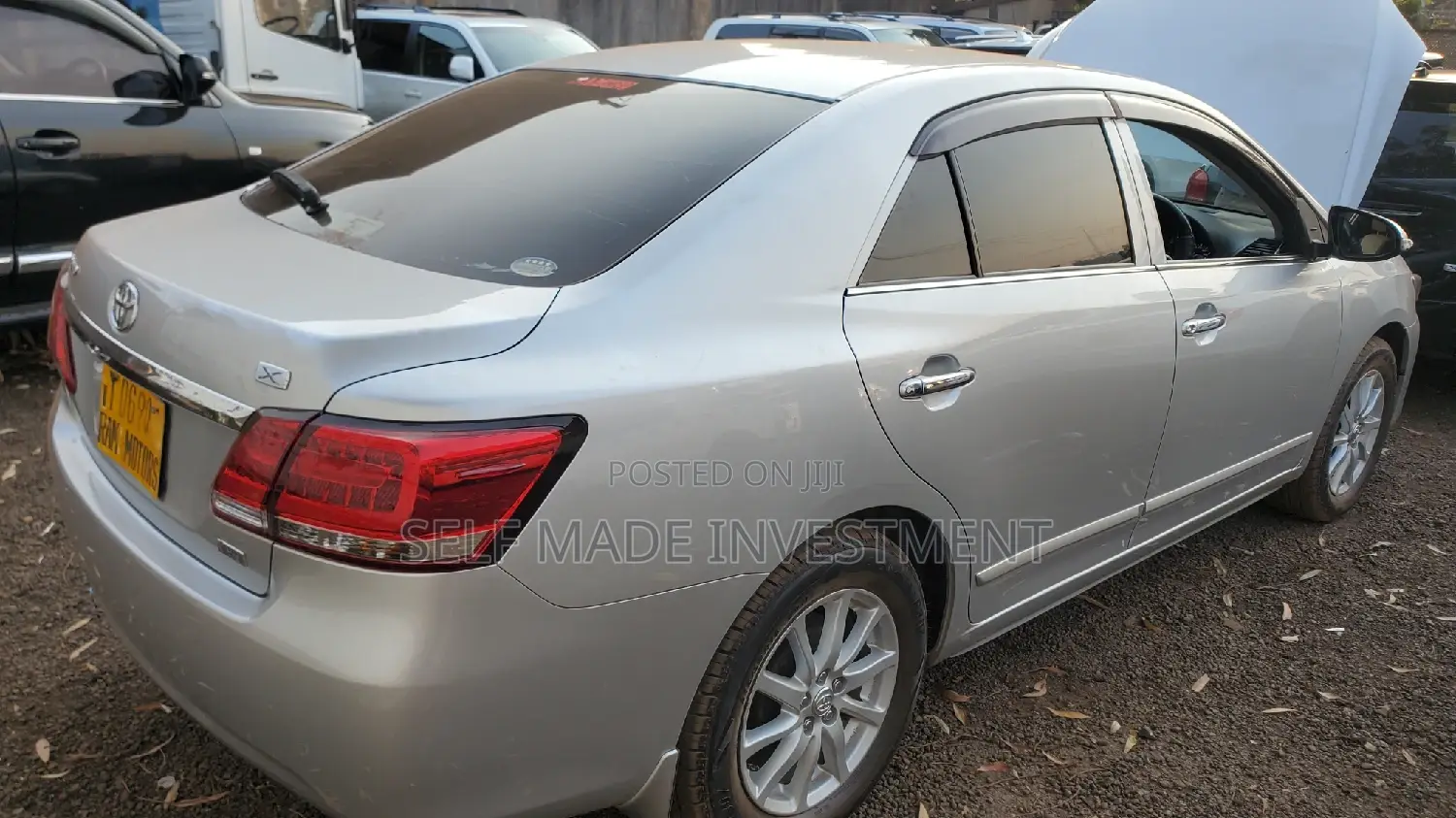 Toyota Premio 2017 Silver