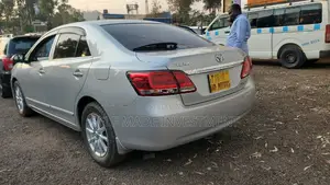 Toyota Premio 2017 Silver
