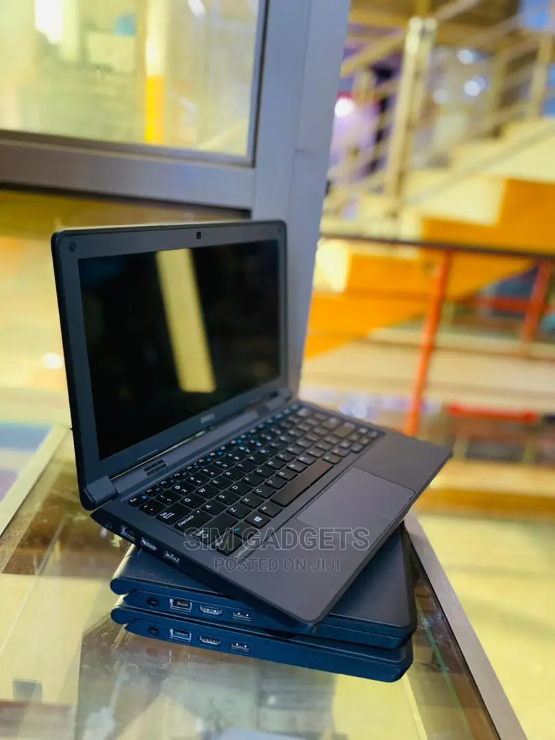 Laptop Dell Latitude 3400 4GB Intel Celeron HDD 250GB