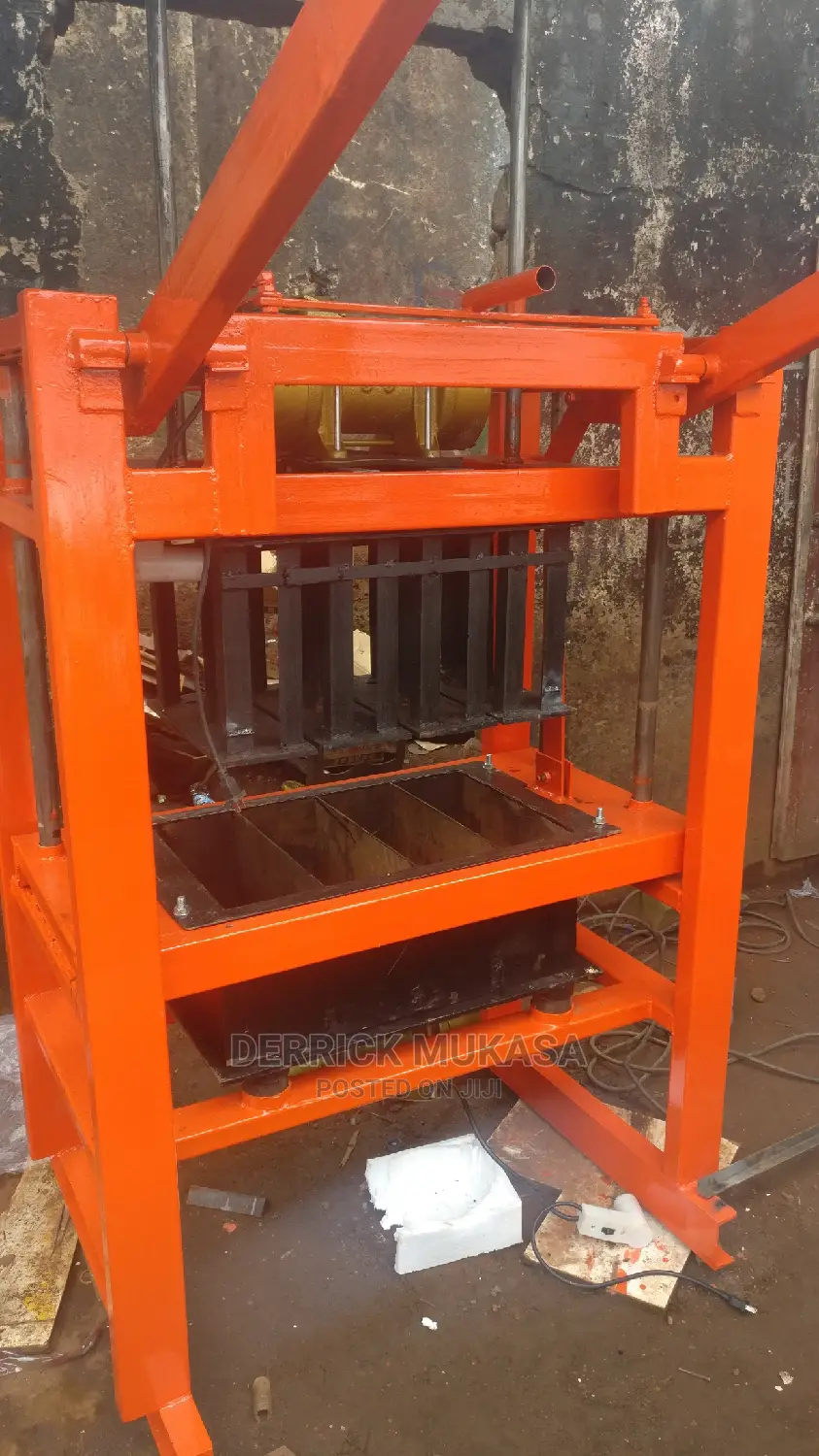 Solid And Hollow Block Making Machine