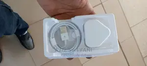 Apple iPhone Orignal Usb Pwer Adaptor and Lightng Usb Cable