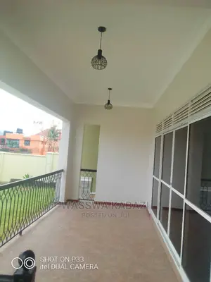 6bdrm Bungalow in Makindye for Sale