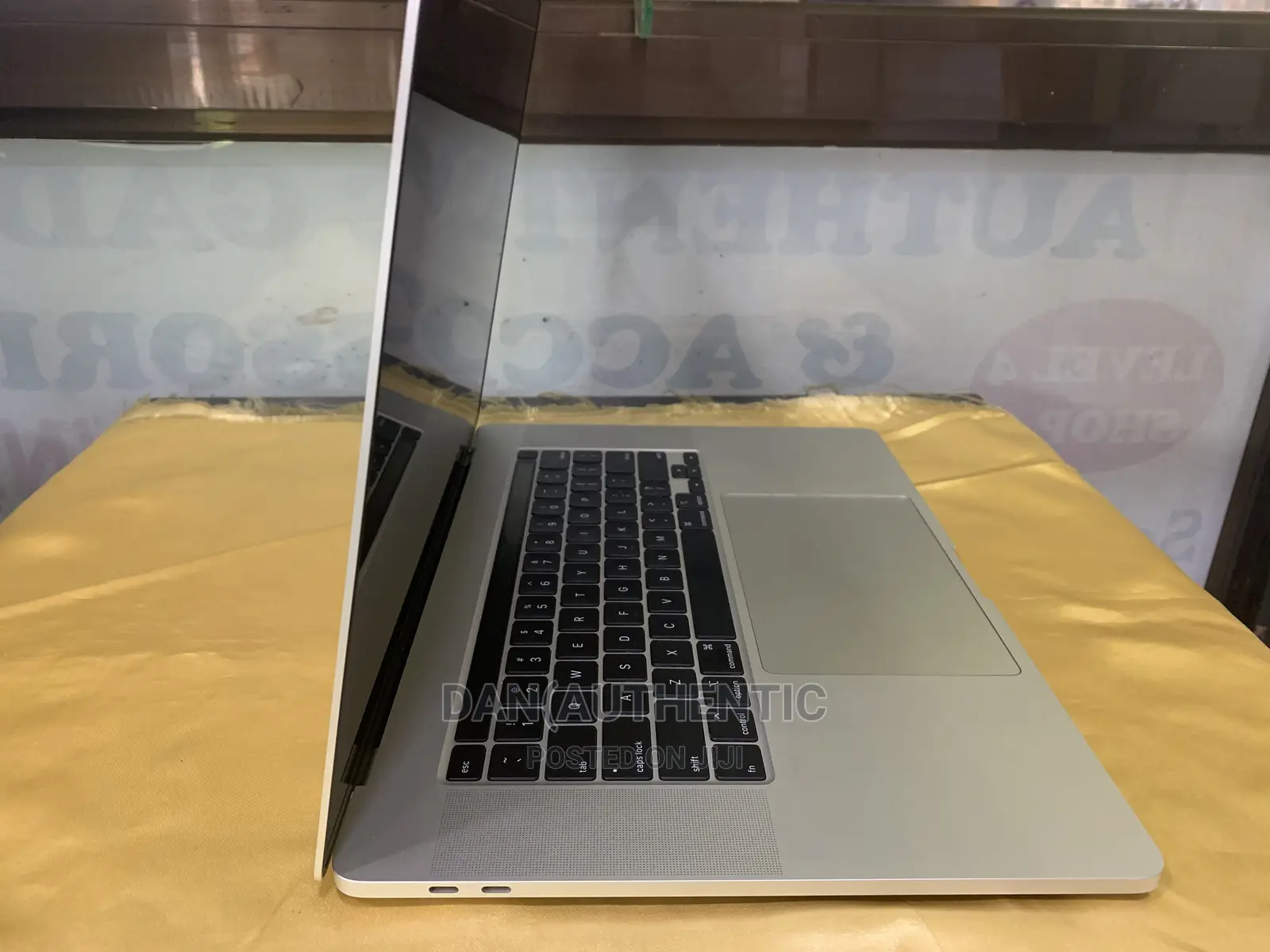 Laptop Apple MacBook Pro 2019 16GB Intel Core I9 SSD 1T