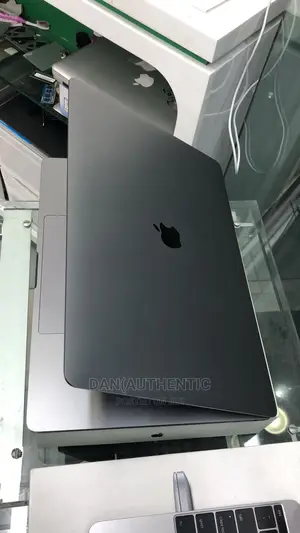 Laptop Apple MacBook Pro 2019 64GB Intel Core I9 SSD 2T