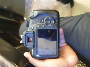 Canon 1300D