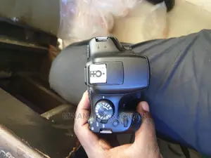 Canon 1300D