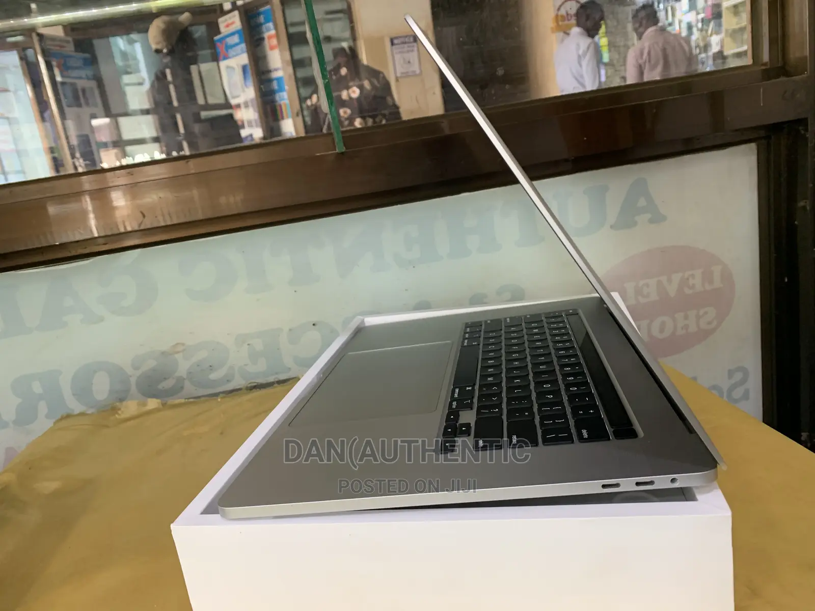 Laptop Apple MacBook Pro 2019 16GB Intel Core I7 SSD 512GB