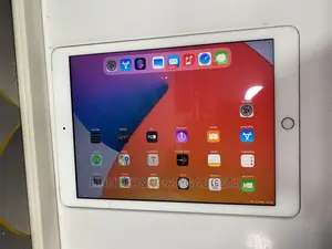 Apple iPad 9.7 32 GB White