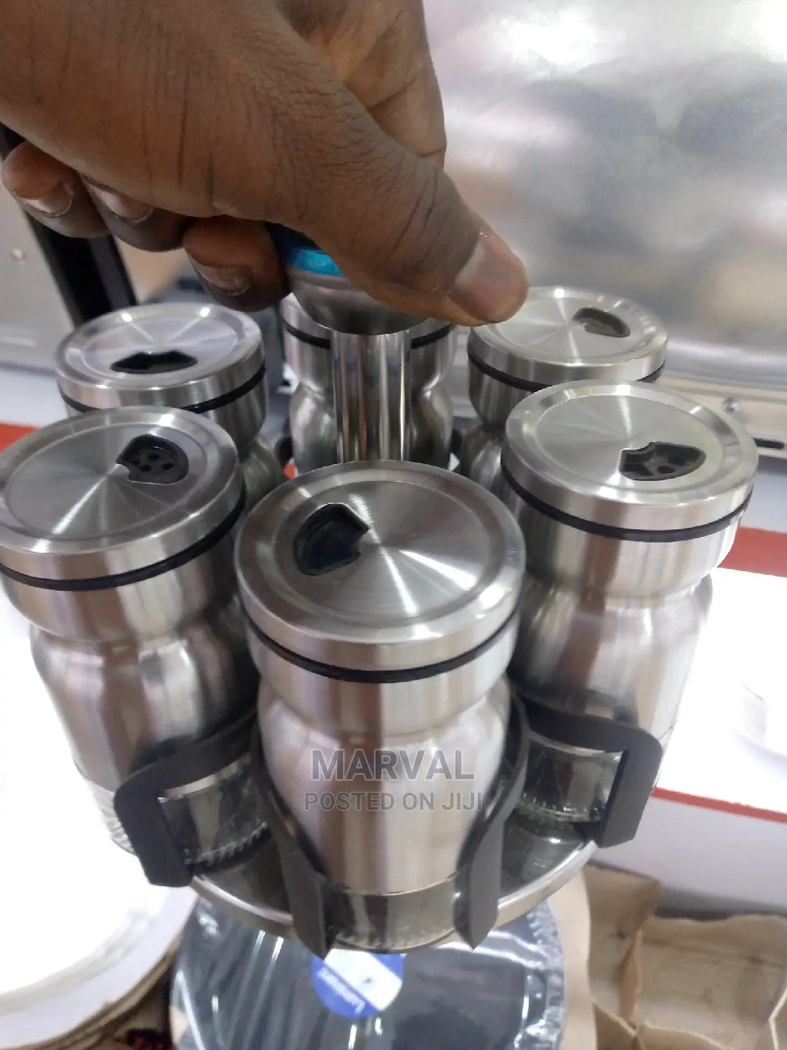 Dinning Salt Shaker Wth Holder