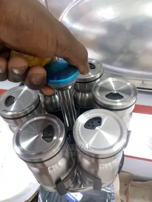 Dinning Salt Shaker Wth Holder