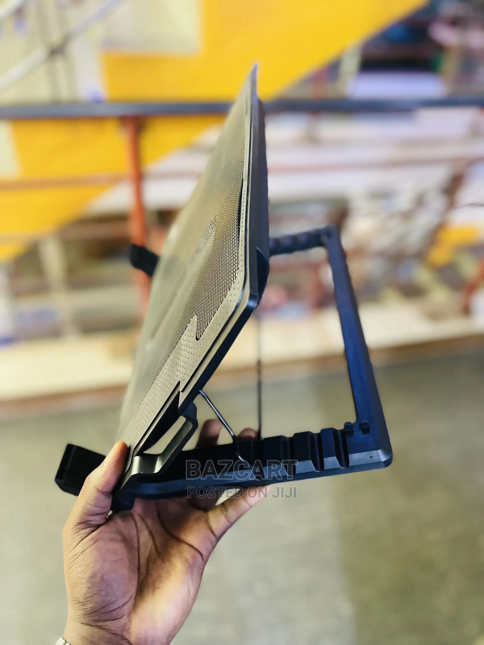 Adjusting Laptop Cooling Pad With Fan