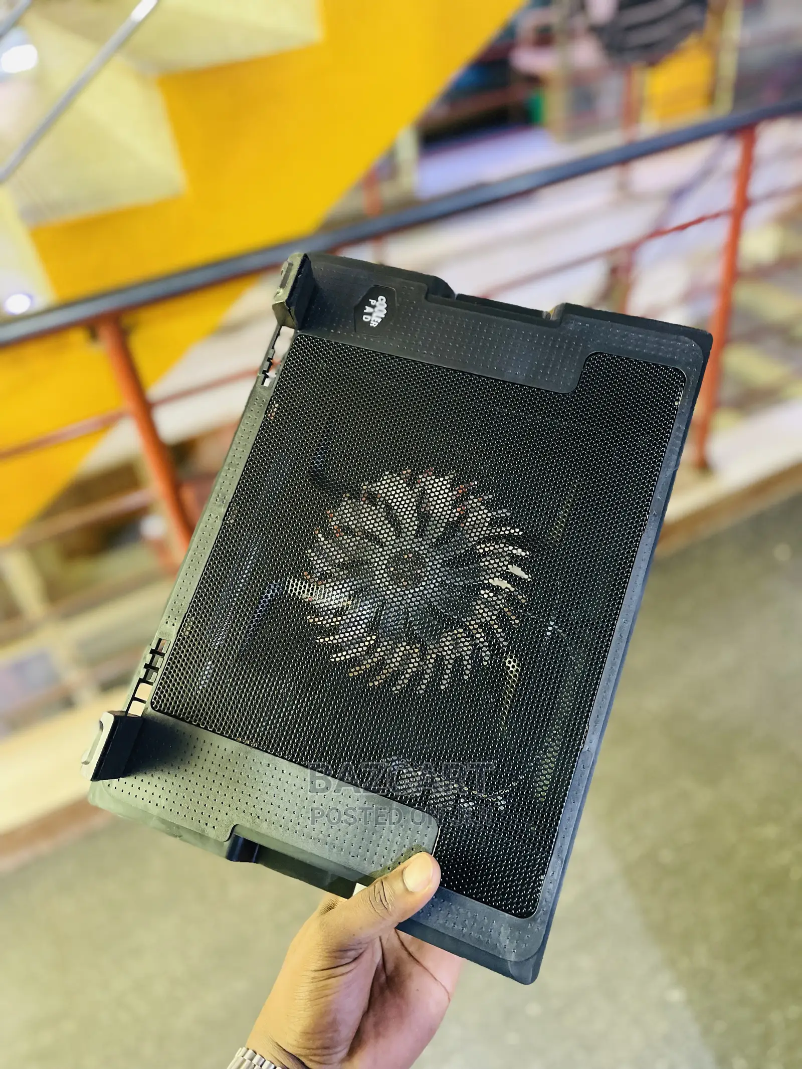 Adjusting Laptop Cooling Pad With Fan