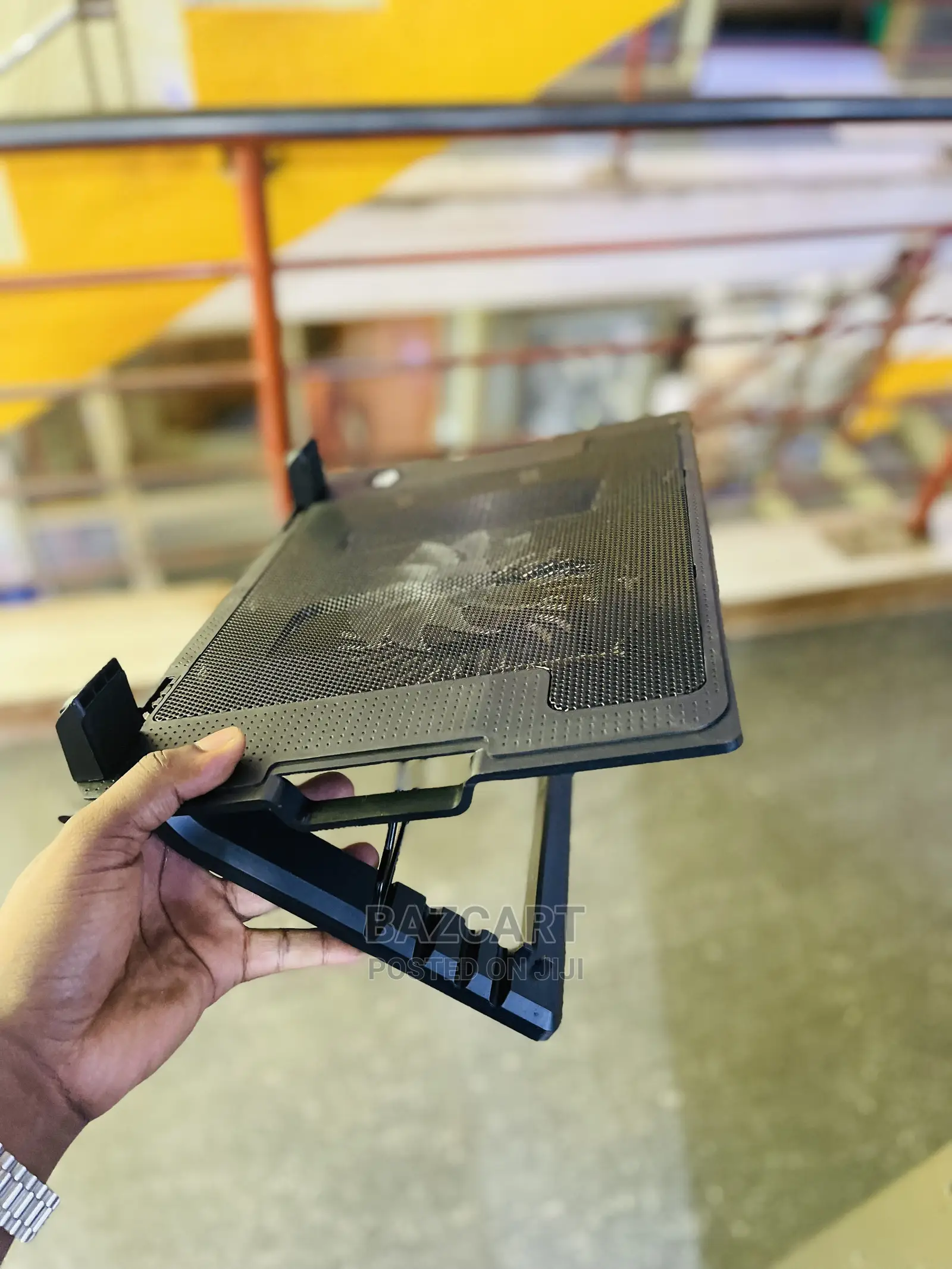 Adjusting Laptop Cooling Pad With Fan