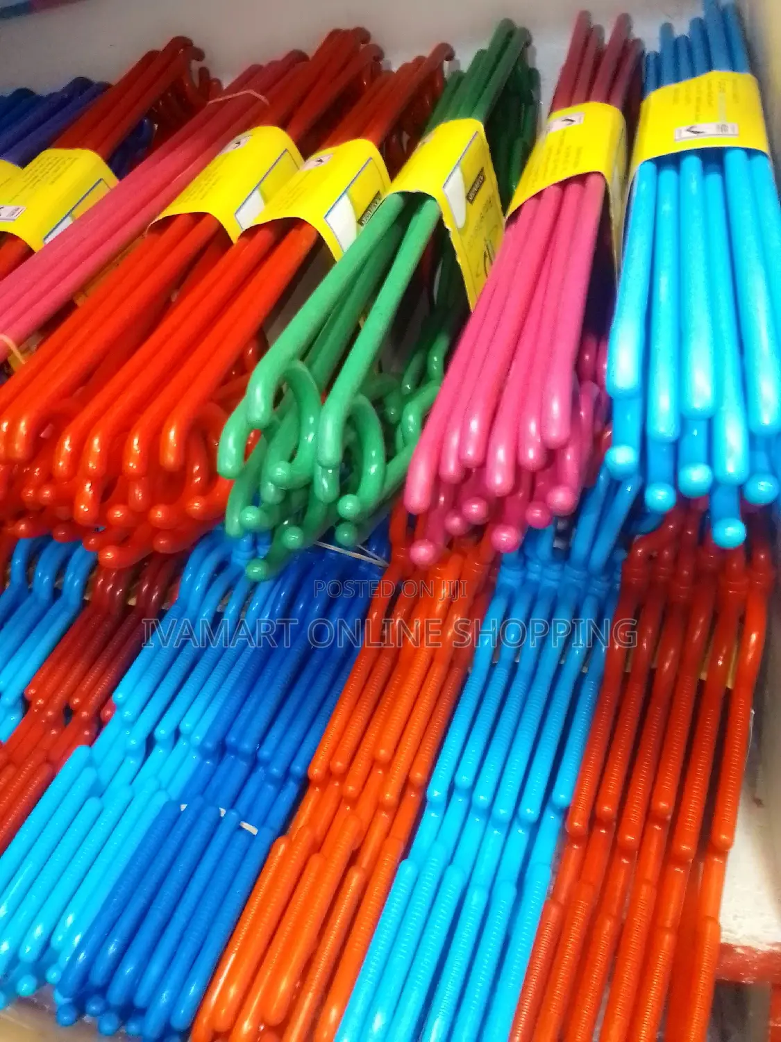 Swivel /Fp Plastic Hangers 360° Rotation - 12 Pieces