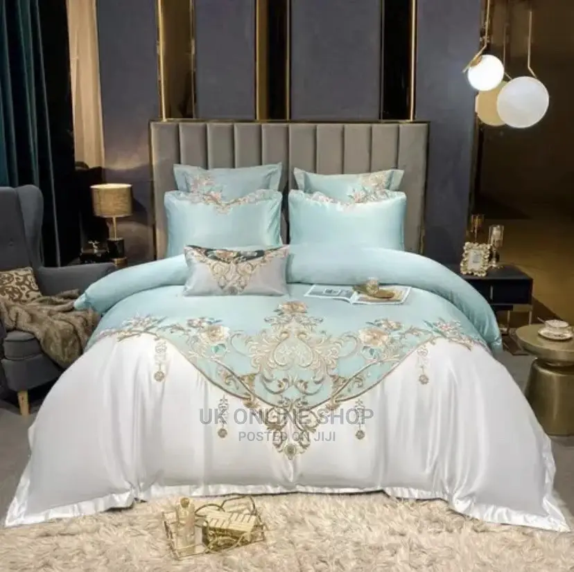 4pcs Satin Cotton Embroidery Patchwork Duve Cover Set Silky